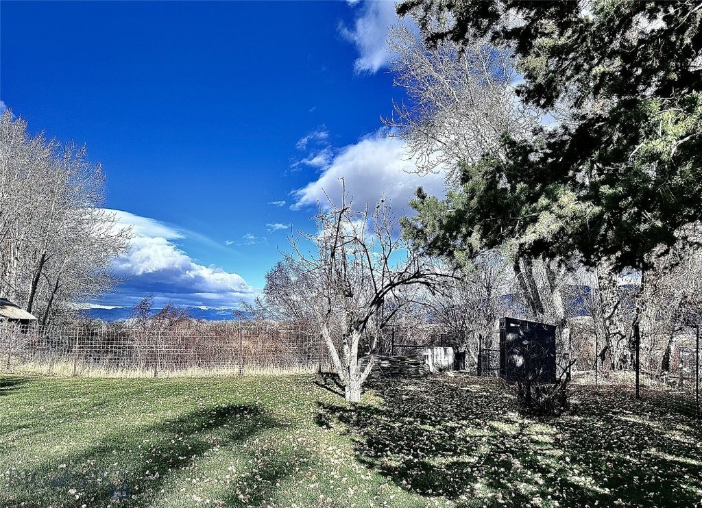 Sheridan, Montana, 59749, United States, 3 Bedrooms Bedrooms, ,2 BathroomsBathrooms,Residential,Forsale,1915013