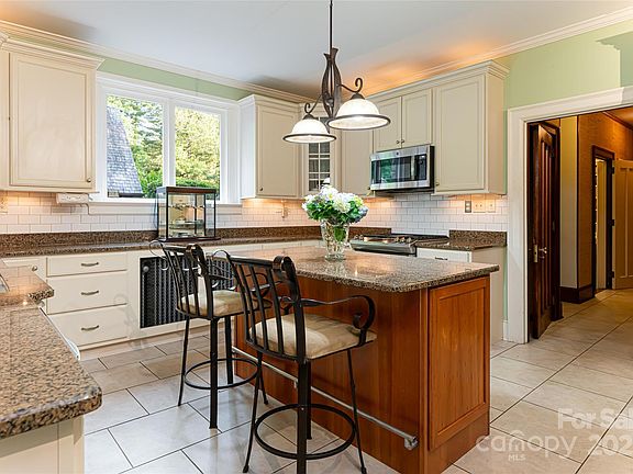 Asheville, North Carolina, 28803, United States, 8 Bedrooms Bedrooms, ,6 BathroomsBathrooms,Residential,Forsale,1904910