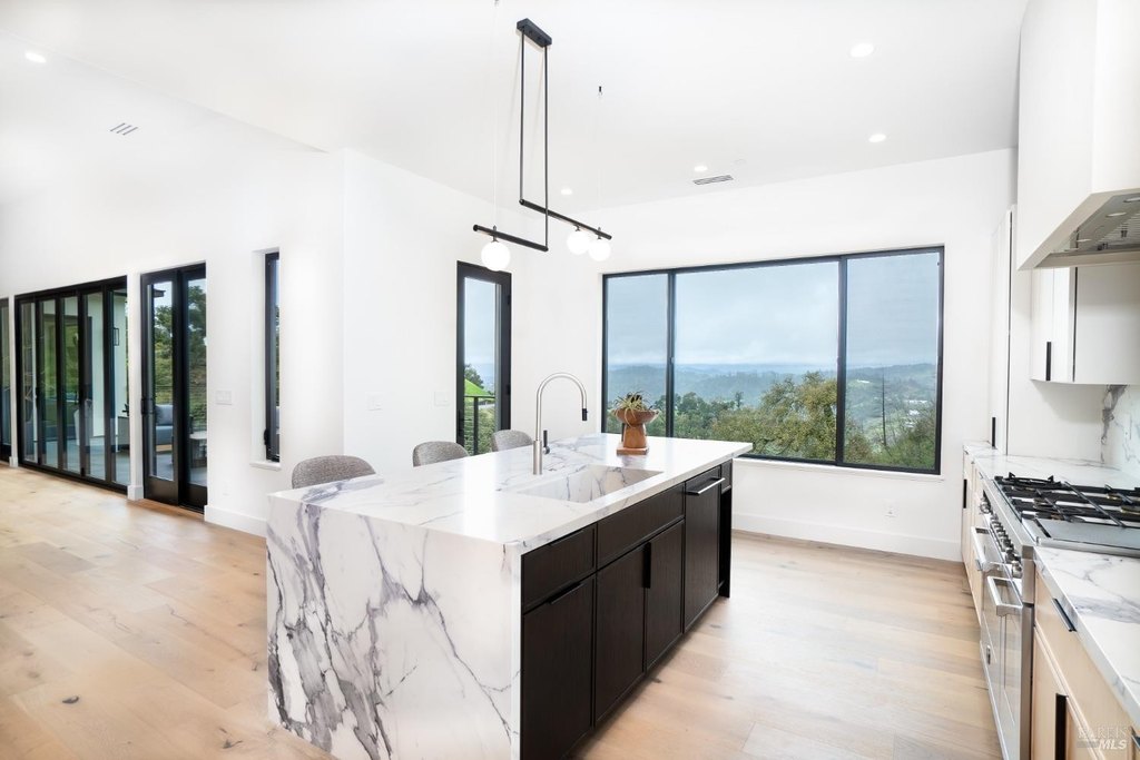 Santa Rosa, California, 95403, United States, 5 Bedrooms Bedrooms, ,5.5 BathroomsBathrooms,Residential,Forsale,1952127