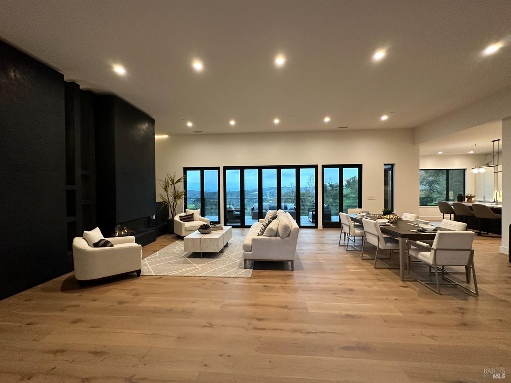 Santa Rosa, California, 95403, United States, 5 Bedrooms Bedrooms, ,5.5 BathroomsBathrooms,Residential,Forsale,1952127