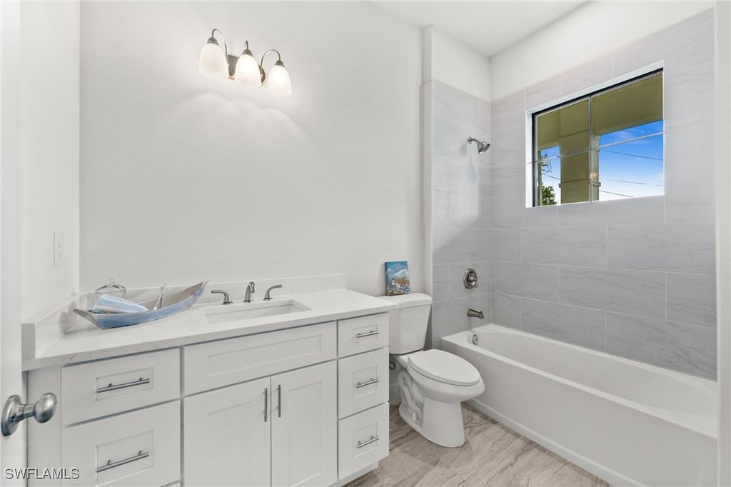 Fort Myers, Florida, 33905, United States, 3 Bedrooms Bedrooms, ,3 BathroomsBathrooms,Residential,Forsale,1971915