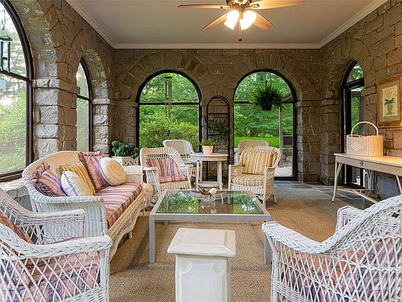 Asheville, North Carolina, 28803, United States, 8 Bedrooms Bedrooms, ,6 BathroomsBathrooms,Residential,Forsale,1904910