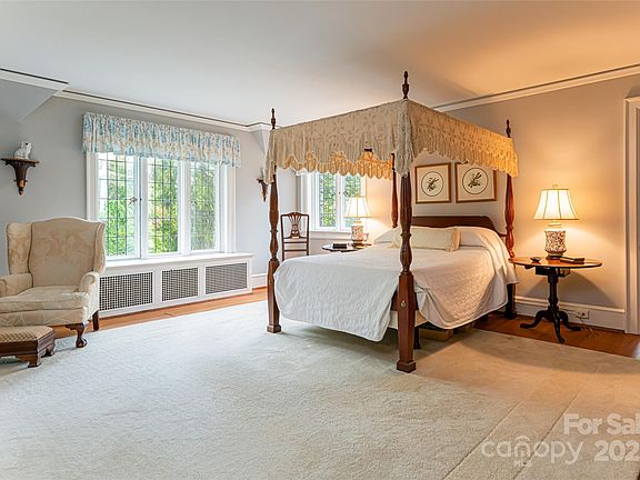 Asheville, North Carolina, 28803, United States, 8 Bedrooms Bedrooms, ,6 BathroomsBathrooms,Residential,Forsale,1904910