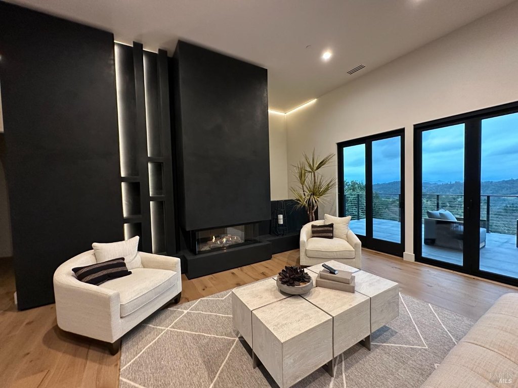 Santa Rosa, California, 95403, United States, 5 Bedrooms Bedrooms, ,5.5 BathroomsBathrooms,Residential,Forsale,1952127