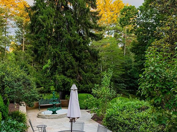 Asheville, North Carolina, 28803, United States, 8 Bedrooms Bedrooms, ,6 BathroomsBathrooms,Residential,Forsale,1904910
