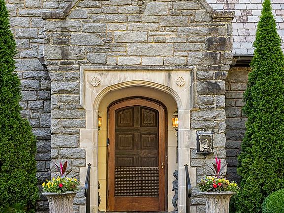 Asheville, North Carolina, 28803, United States, 8 Bedrooms Bedrooms, ,6 BathroomsBathrooms,Residential,Forsale,1904910