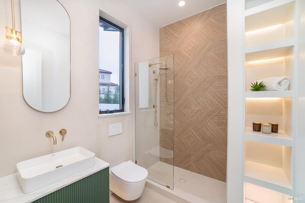 Santa Rosa, California, 95403, United States, 5 Bedrooms Bedrooms, ,5.5 BathroomsBathrooms,Residential,Forsale,1952127