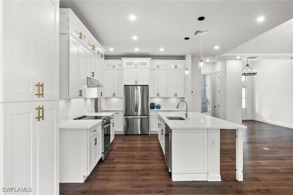 Fort Myers, Florida, 33905, United States, 3 Bedrooms Bedrooms, ,3 BathroomsBathrooms,Residential,Forsale,1971915