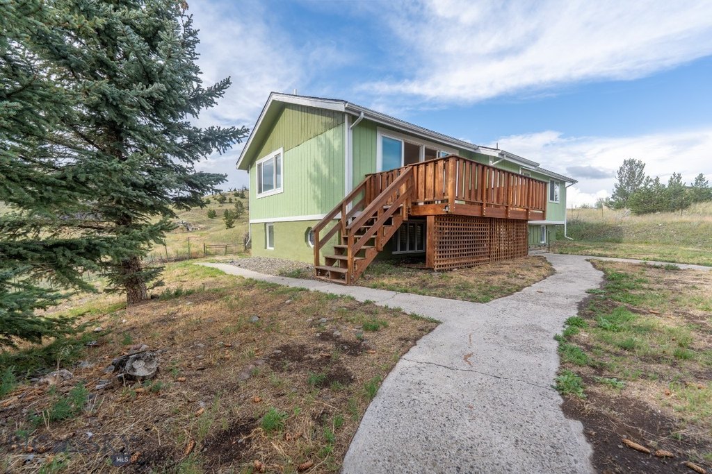 Emigrant, Montana, 59027, United States, 3 Bedrooms Bedrooms, ,3 BathroomsBathrooms,Residential,Forsale,1915007