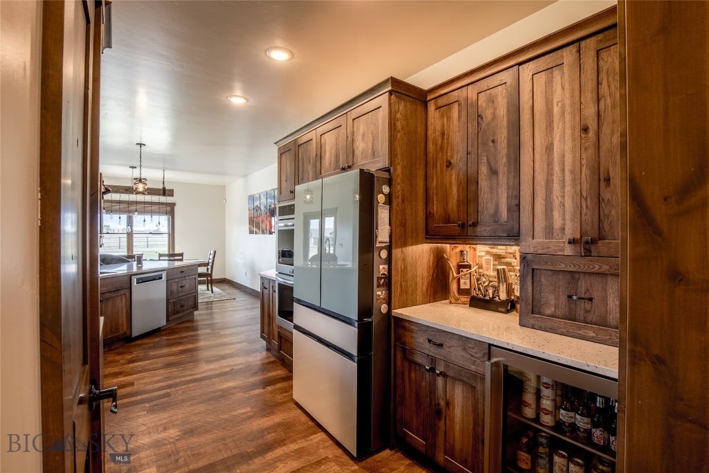 Ennis, Montana, 59729, United States, 4 Bedrooms Bedrooms, ,3 BathroomsBathrooms,Residential,Forsale,1941181