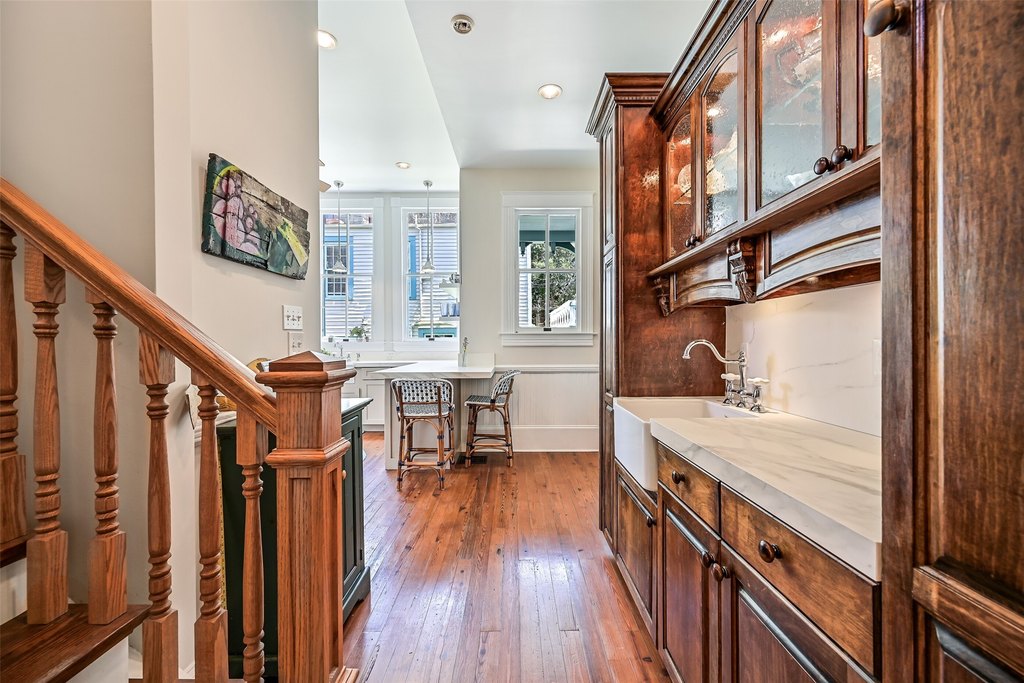 Galveston, Texas, 77550, United States, 6 Bedrooms Bedrooms, ,3.5 BathroomsBathrooms,Residential,Forsale,1910001
