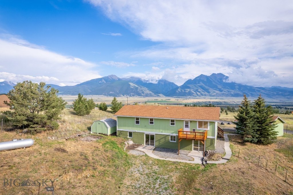 Emigrant, Montana, 59027, United States, 3 Bedrooms Bedrooms, ,3 BathroomsBathrooms,Residential,Forsale,1915007
