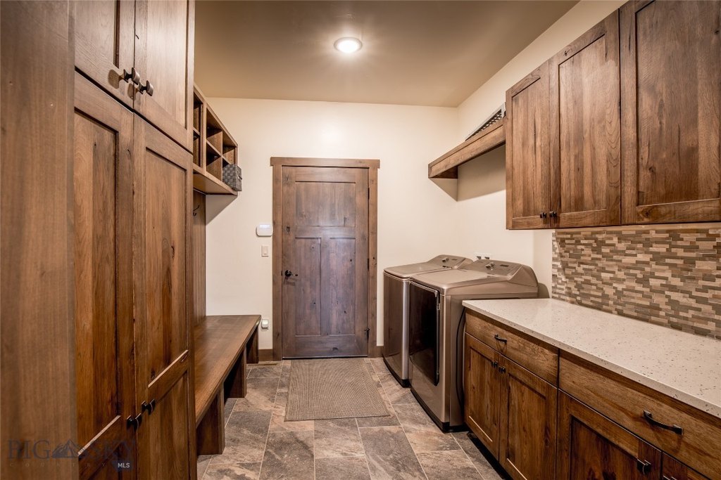 Ennis, Montana, 59729, United States, 4 Bedrooms Bedrooms, ,3 BathroomsBathrooms,Residential,Forsale,1941181