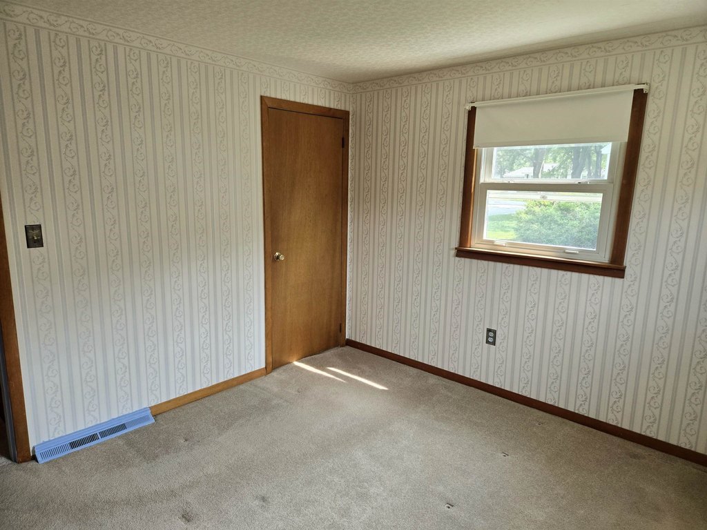 Portsmouth, New Hampshire, 03801, United States, 3 Bedrooms Bedrooms, ,1 BathroomBathrooms,Residential,Forsale,1933939