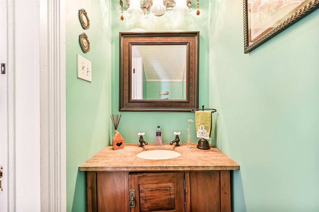 Galveston, Texas, 77550, United States, 6 Bedrooms Bedrooms, ,3.5 BathroomsBathrooms,Residential,Forsale,1910001