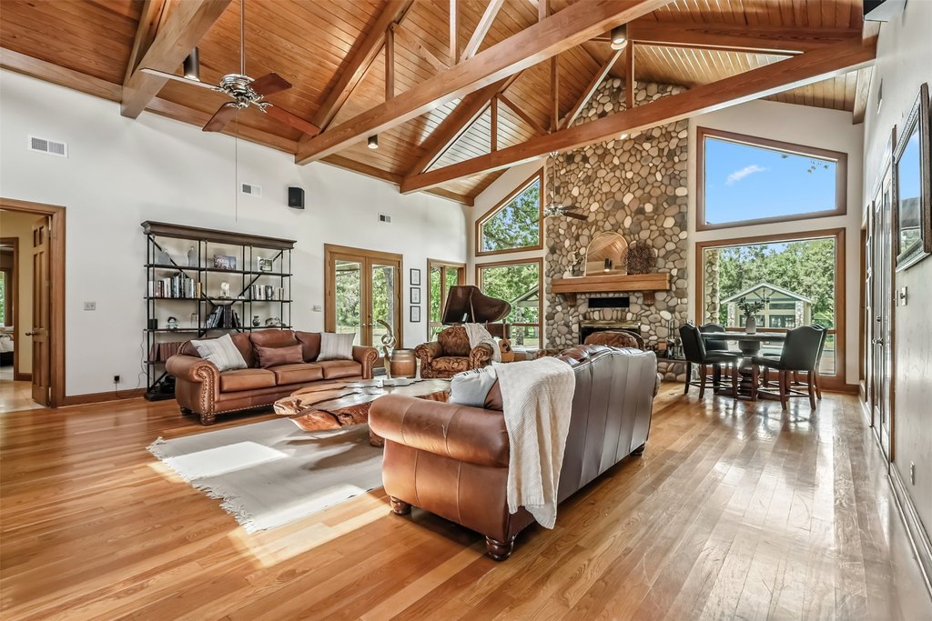 Bryan, Texas, 77808, United States, 4 Bedrooms Bedrooms, ,4.5 BathroomsBathrooms,Residential,Forsale,2008441