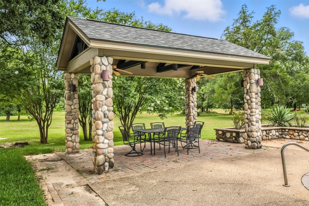 Bryan, Texas, 77808, United States, 4 Bedrooms Bedrooms, ,4.5 BathroomsBathrooms,Residential,Forsale,2008441