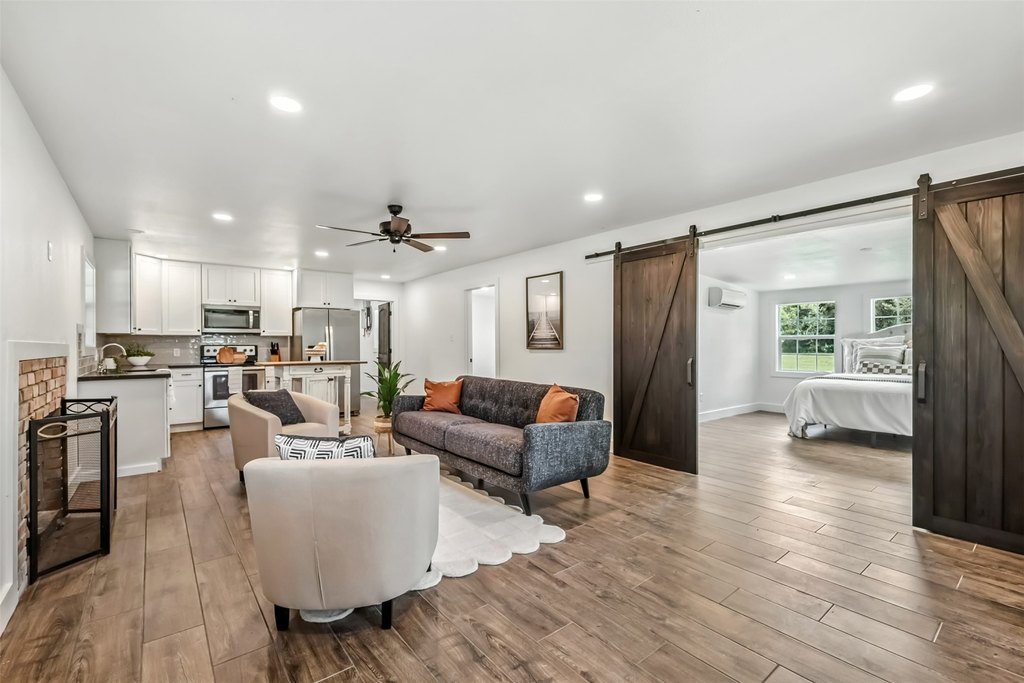 Bryan, Texas, 77808, United States, 4 Bedrooms Bedrooms, ,4.5 BathroomsBathrooms,Residential,Forsale,2008441