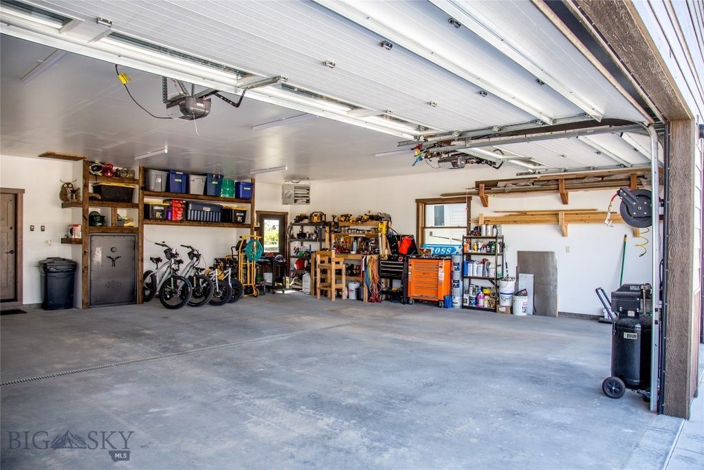 Ennis, Montana, 59729, United States, 4 Bedrooms Bedrooms, ,3 BathroomsBathrooms,Residential,Forsale,1941181