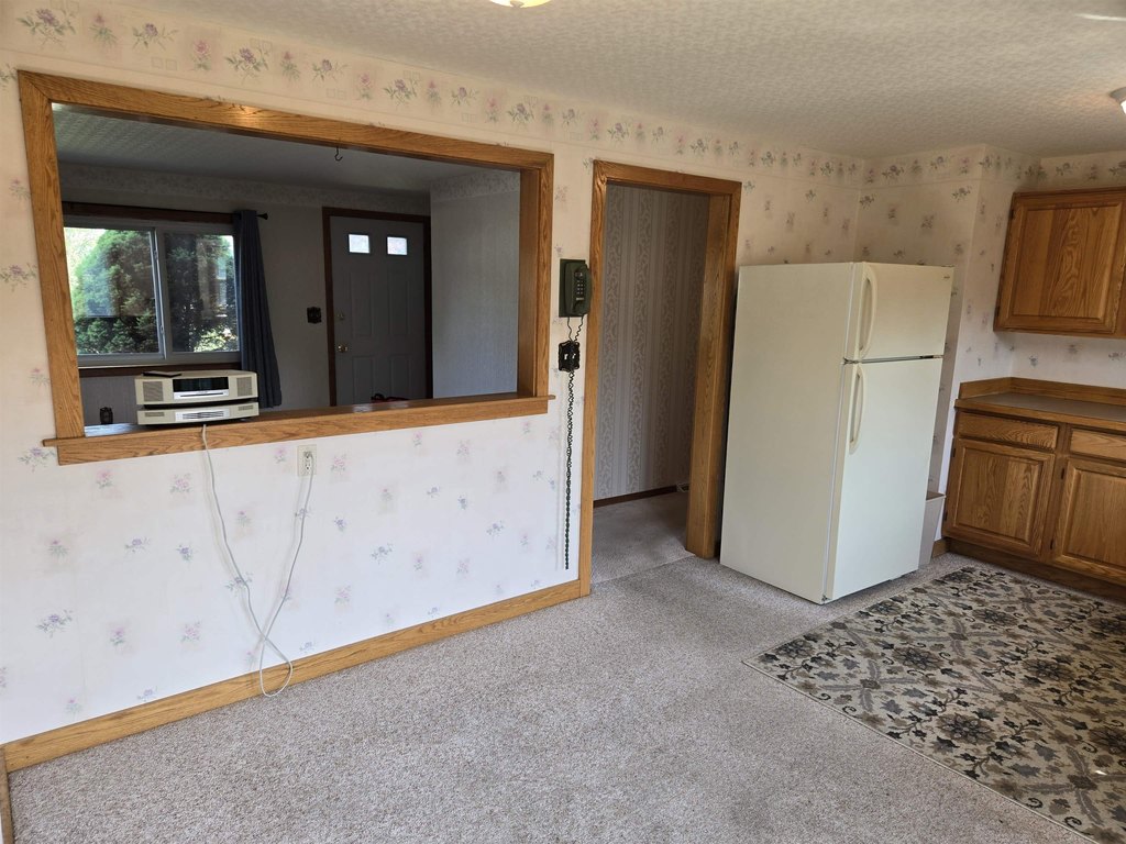 Portsmouth, New Hampshire, 03801, United States, 3 Bedrooms Bedrooms, ,1 BathroomBathrooms,Residential,Forsale,1933939