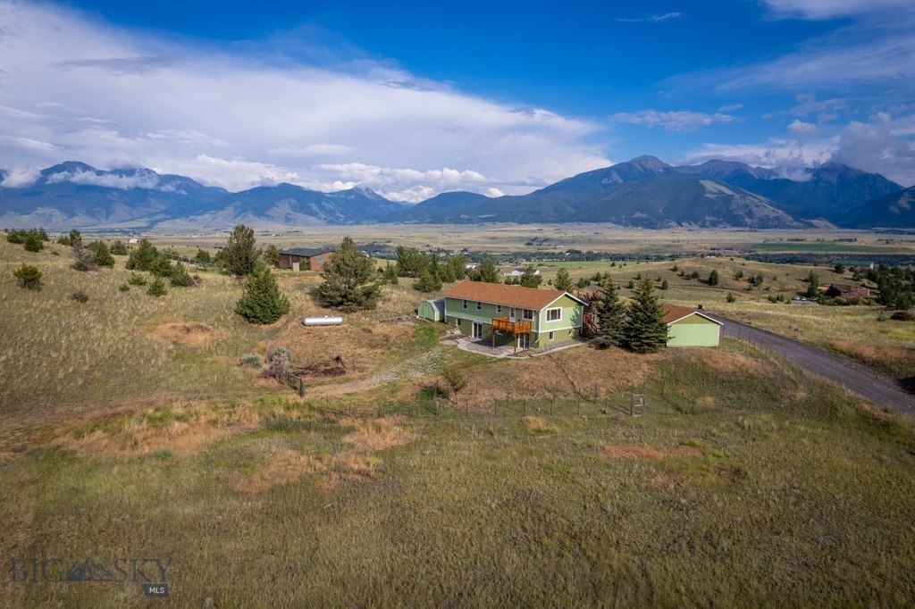 Emigrant, Montana, 59027, United States, 3 Bedrooms Bedrooms, ,3 BathroomsBathrooms,Residential,Forsale,1915007