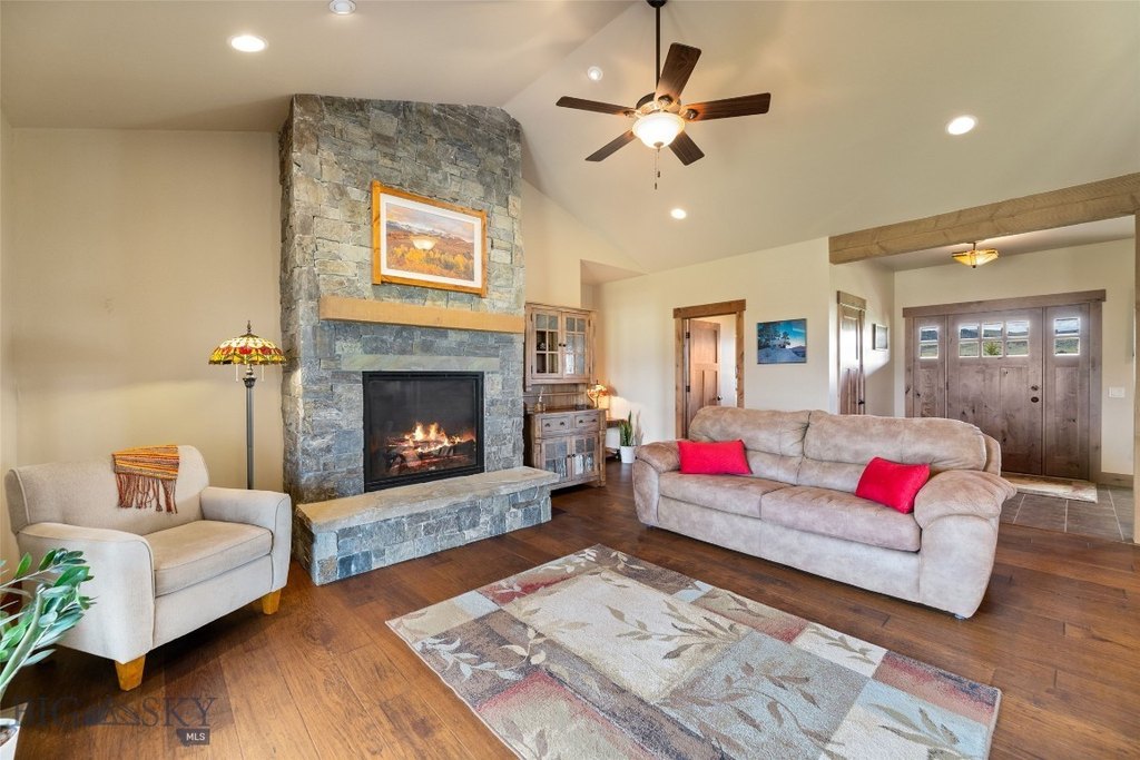 Ennis, Montana, 59729, United States, 4 Bedrooms Bedrooms, ,3 BathroomsBathrooms,Residential,Forsale,1941180