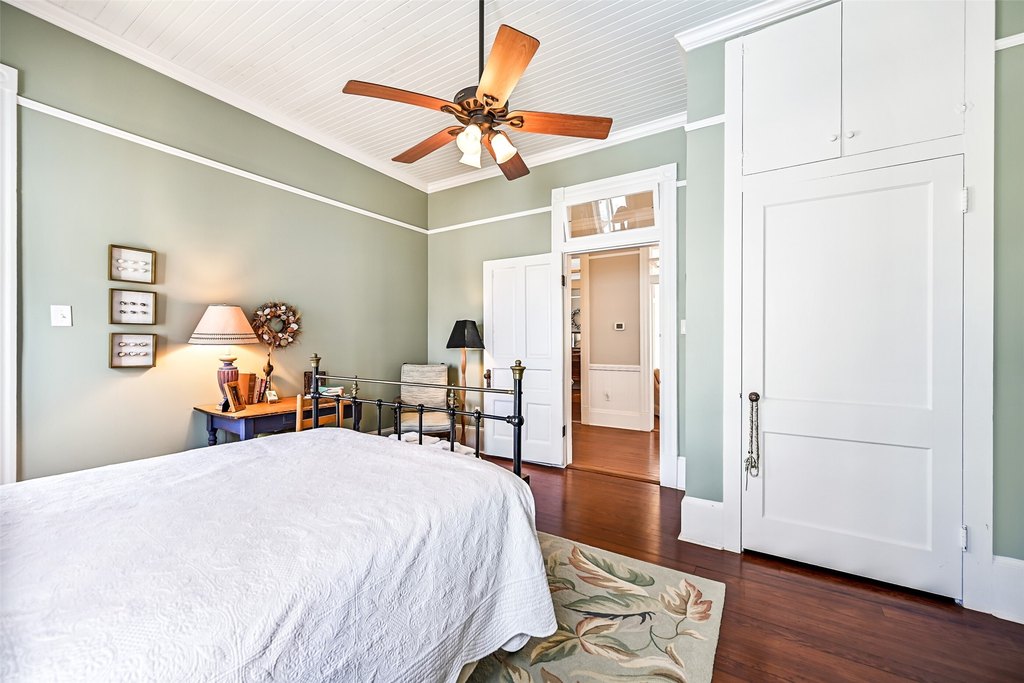 Galveston, Texas, 77550, United States, 6 Bedrooms Bedrooms, ,3.5 BathroomsBathrooms,Residential,Forsale,1910001