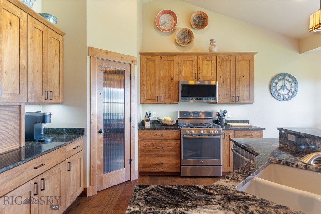 Ennis, Montana, 59729, United States, 4 Bedrooms Bedrooms, ,3 BathroomsBathrooms,Residential,Forsale,1941180