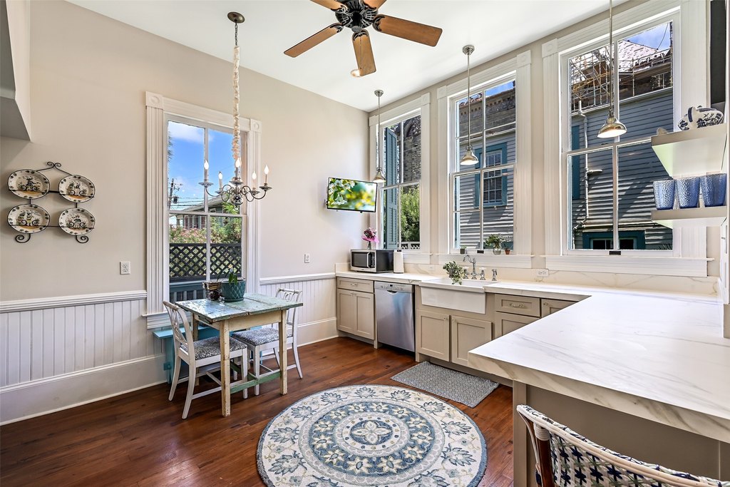 Galveston, Texas, 77550, United States, 6 Bedrooms Bedrooms, ,3.5 BathroomsBathrooms,Residential,Forsale,1910001
