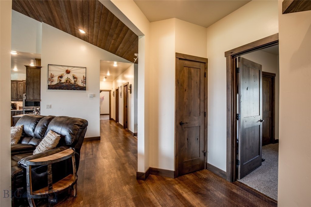 Ennis, Montana, 59729, United States, 4 Bedrooms Bedrooms, ,3 BathroomsBathrooms,Residential,Forsale,1941181
