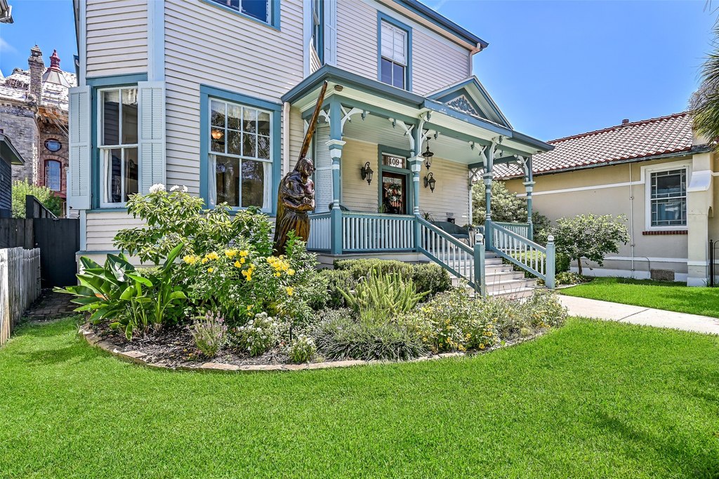 Galveston, Texas, 77550, United States, 6 Bedrooms Bedrooms, ,3.5 BathroomsBathrooms,Residential,Forsale,1910001