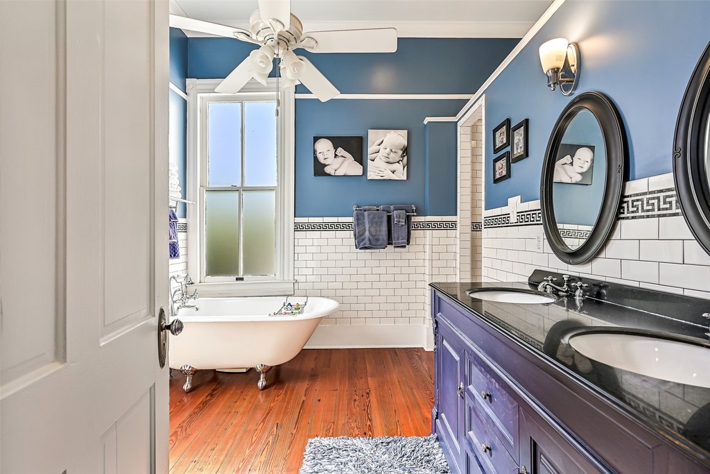 Galveston, Texas, 77550, United States, 6 Bedrooms Bedrooms, ,3.5 BathroomsBathrooms,Residential,Forsale,1910001