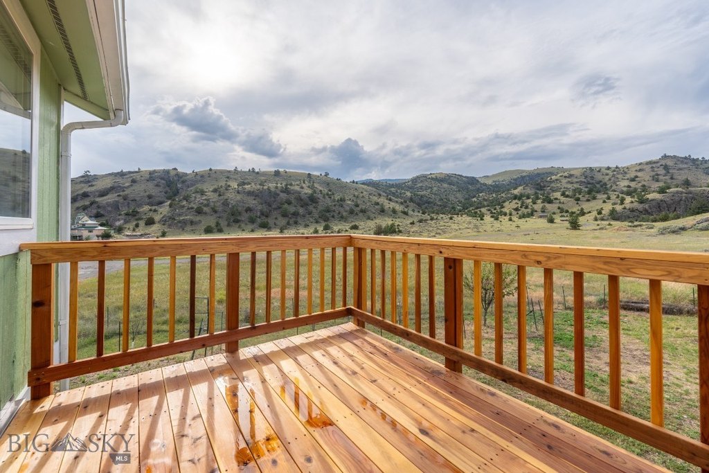Emigrant, Montana, 59027, United States, 3 Bedrooms Bedrooms, ,3 BathroomsBathrooms,Residential,Forsale,1915007