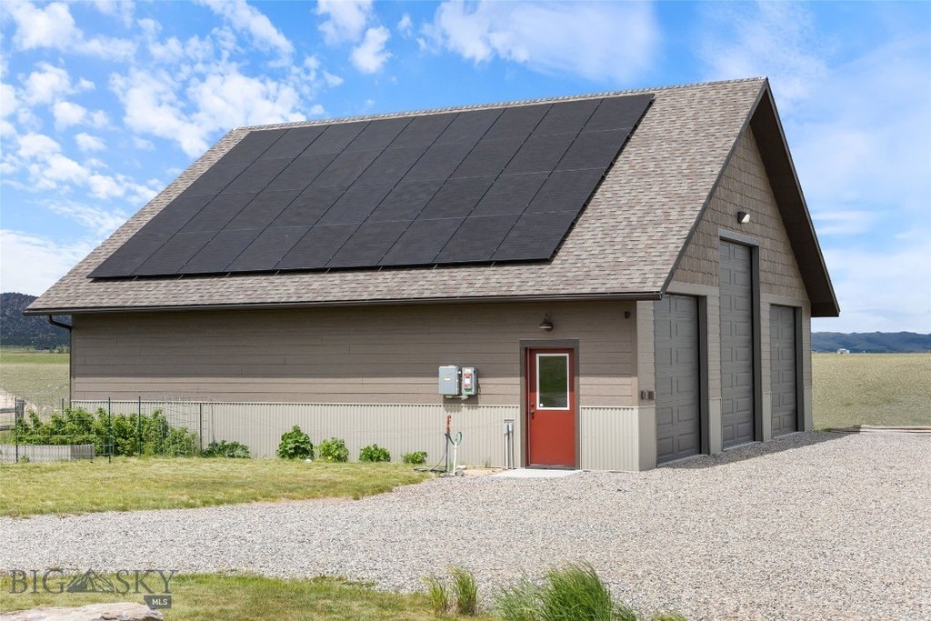 Ennis, Montana, 59729, United States, 4 Bedrooms Bedrooms, ,3 BathroomsBathrooms,Residential,Forsale,1941180