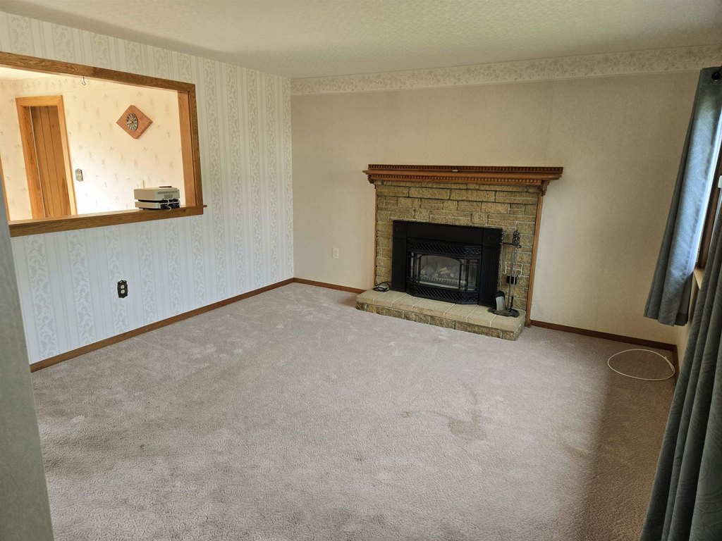 Portsmouth, New Hampshire, 03801, United States, 3 Bedrooms Bedrooms, ,1 BathroomBathrooms,Residential,Forsale,1933939