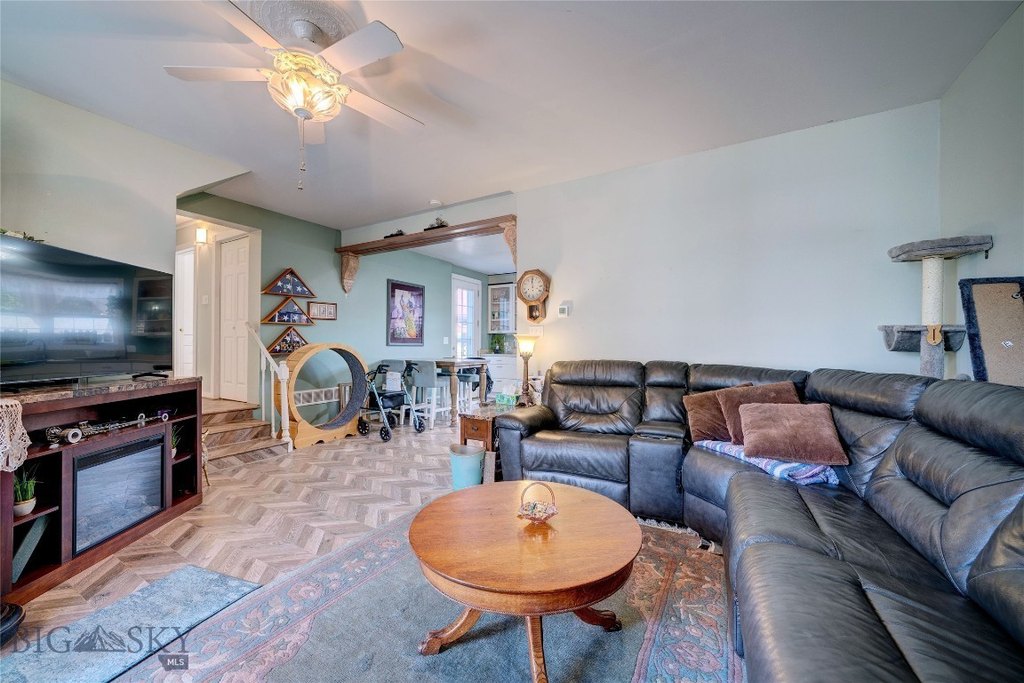 Bozeman, Montana, 59715, United States, 4 Bedrooms Bedrooms, ,3 BathroomsBathrooms,Residential,Forsale,1986980