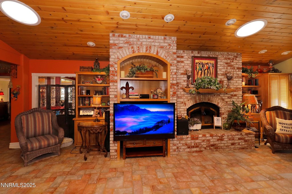 Gardnerville, Nevada, 89460, United States, 7 Bedrooms Bedrooms, ,5.5 BathroomsBathrooms,Residential,Forsale,1946013