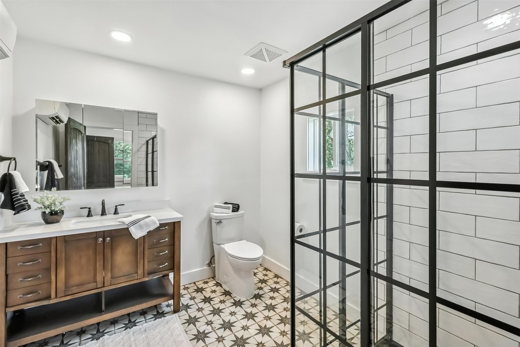 Bryan, Texas, 77808, United States, 4 Bedrooms Bedrooms, ,4.5 BathroomsBathrooms,Residential,Forsale,2008441