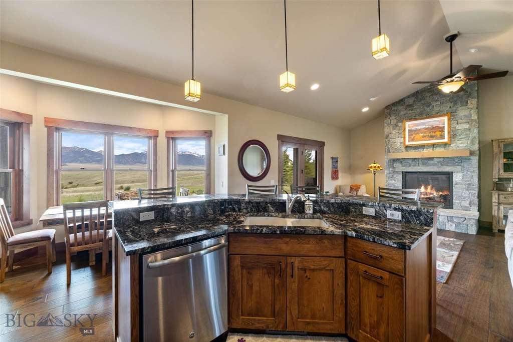 Ennis, Montana, 59729, United States, 4 Bedrooms Bedrooms, ,3 BathroomsBathrooms,Residential,Forsale,1941180