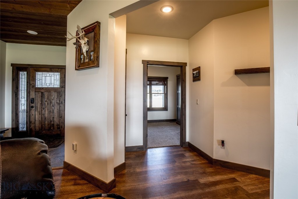 Ennis, Montana, 59729, United States, 4 Bedrooms Bedrooms, ,3 BathroomsBathrooms,Residential,Forsale,1941181
