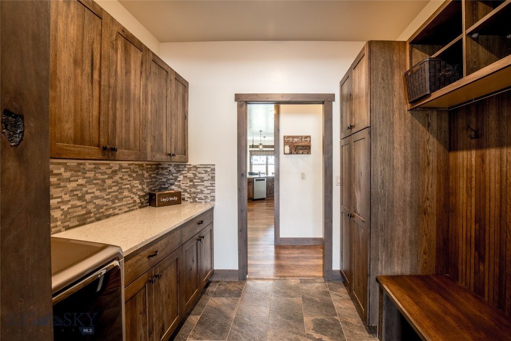 Ennis, Montana, 59729, United States, 4 Bedrooms Bedrooms, ,3 BathroomsBathrooms,Residential,Forsale,1941181