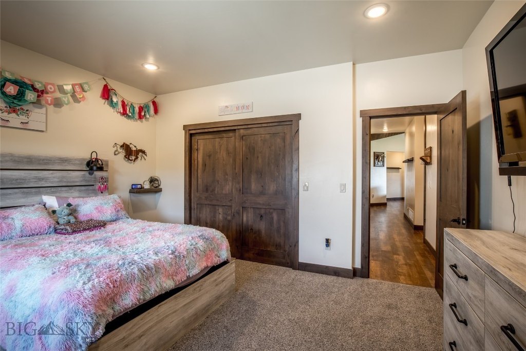 Ennis, Montana, 59729, United States, 4 Bedrooms Bedrooms, ,3 BathroomsBathrooms,Residential,Forsale,1941181