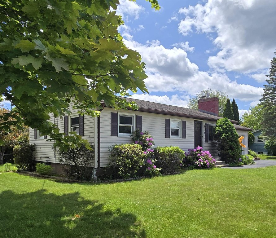 Portsmouth, New Hampshire, 03801, United States, 3 Bedrooms Bedrooms, ,1 BathroomBathrooms,Residential,Forsale,1933939