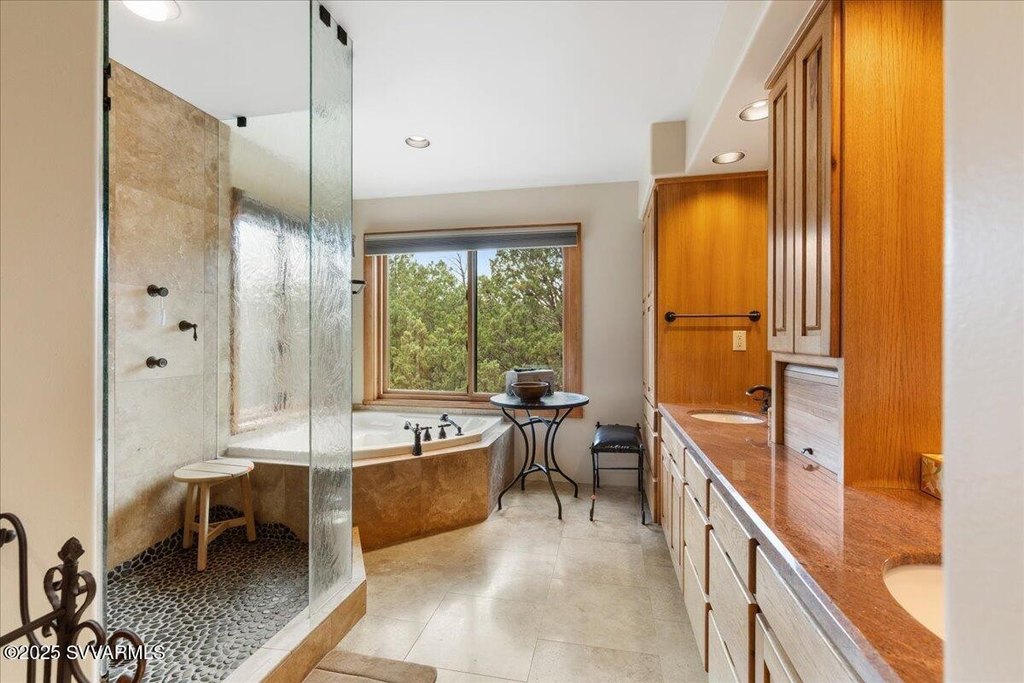 Sedona, Arizona, 86336, United States, 4 Bedrooms Bedrooms, ,4 BathroomsBathrooms,Residential,Forsale,1919197