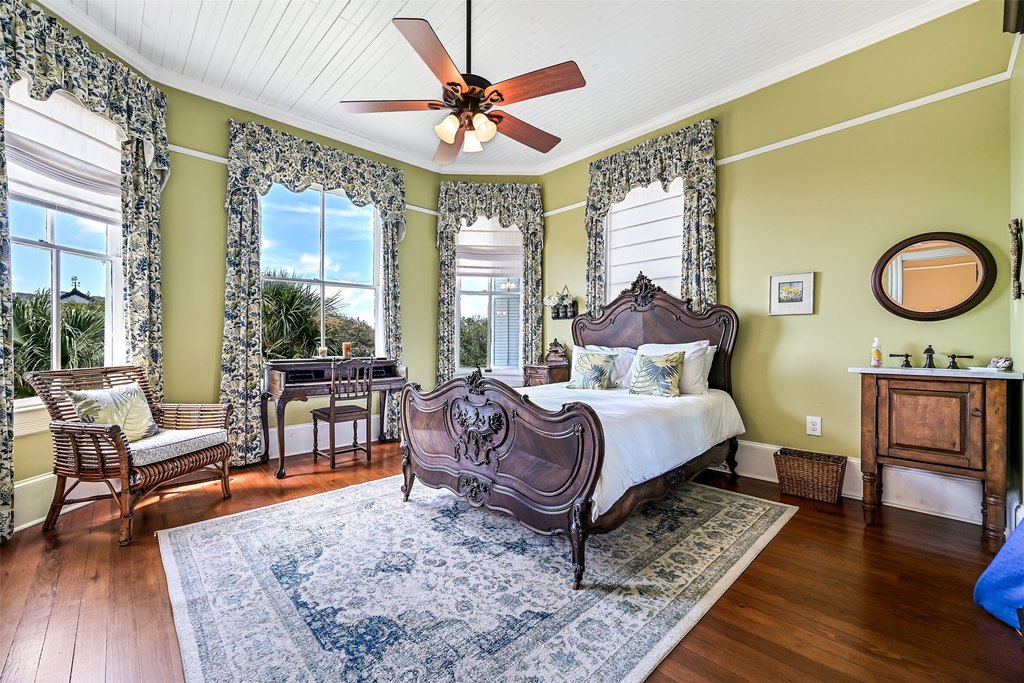 Galveston, Texas, 77550, United States, 6 Bedrooms Bedrooms, ,3.5 BathroomsBathrooms,Residential,Forsale,1910001