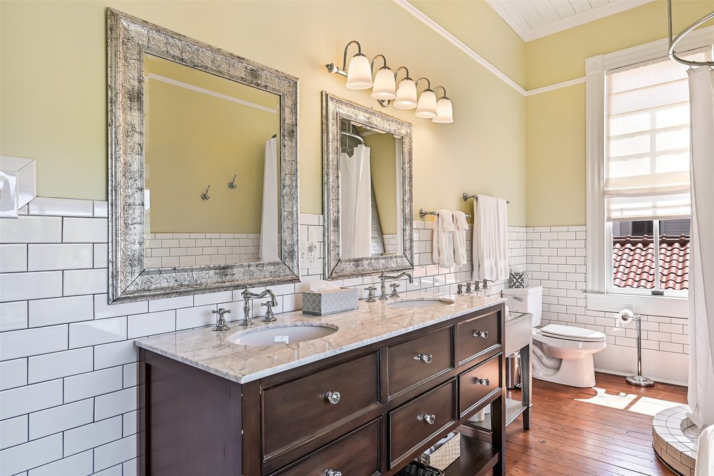 Galveston, Texas, 77550, United States, 6 Bedrooms Bedrooms, ,3.5 BathroomsBathrooms,Residential,Forsale,1910001