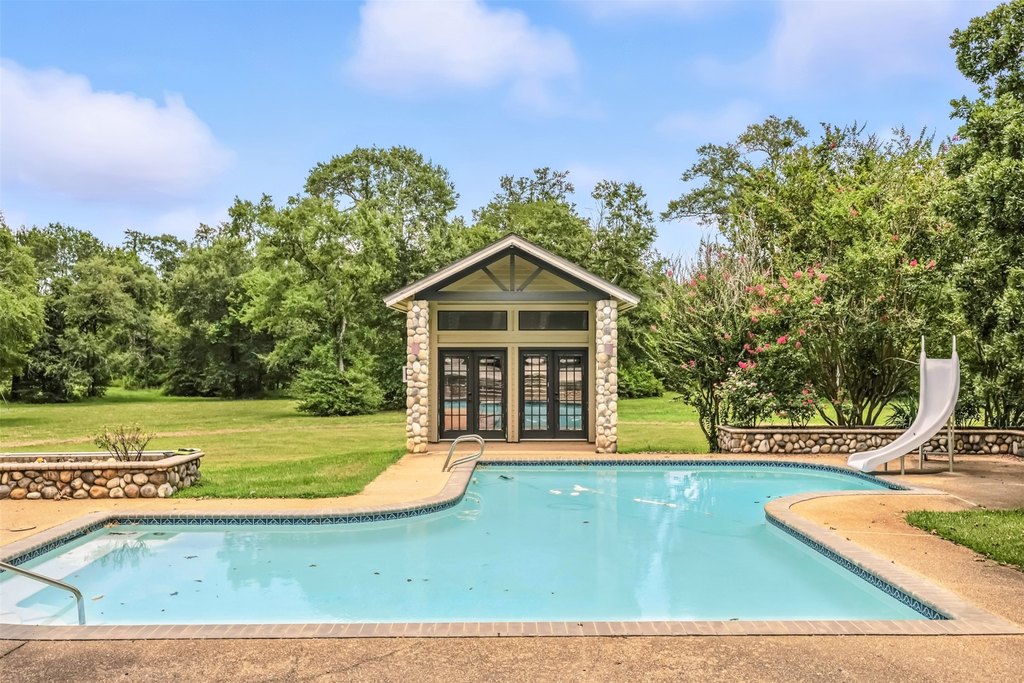 Bryan, Texas, 77808, United States, 4 Bedrooms Bedrooms, ,4.5 BathroomsBathrooms,Residential,Forsale,2008441