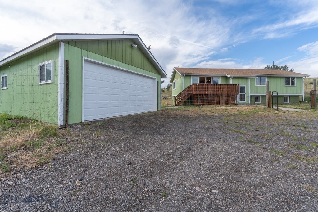 Emigrant, Montana, 59027, United States, 3 Bedrooms Bedrooms, ,3 BathroomsBathrooms,Residential,Forsale,1915007