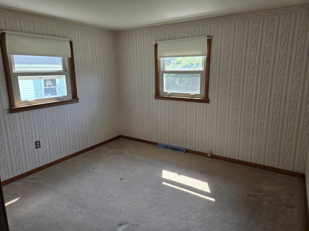 Portsmouth, New Hampshire, 03801, United States, 3 Bedrooms Bedrooms, ,1 BathroomBathrooms,Residential,Forsale,1933939