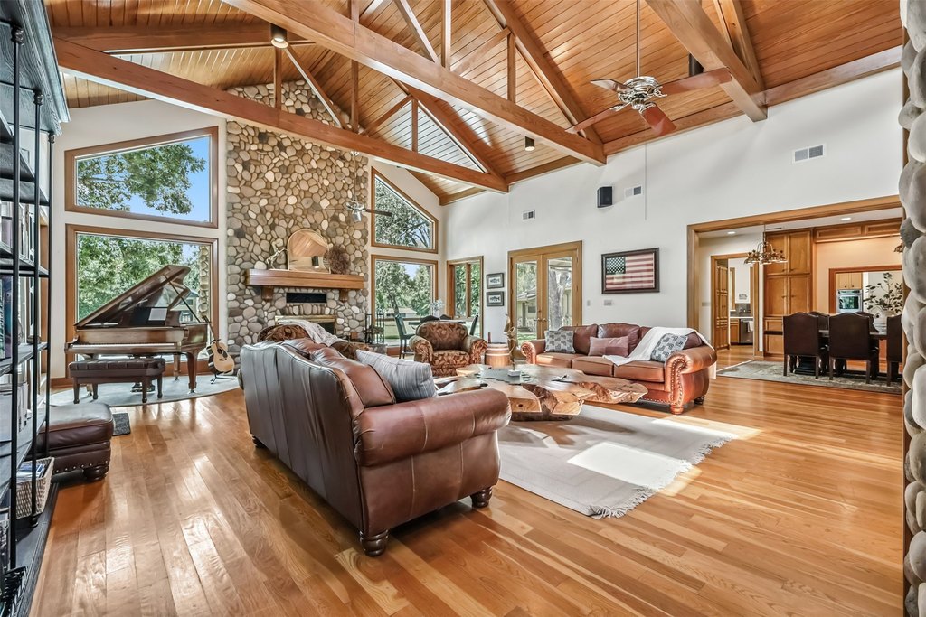 Bryan, Texas, 77808, United States, 4 Bedrooms Bedrooms, ,4.5 BathroomsBathrooms,Residential,Forsale,2008441